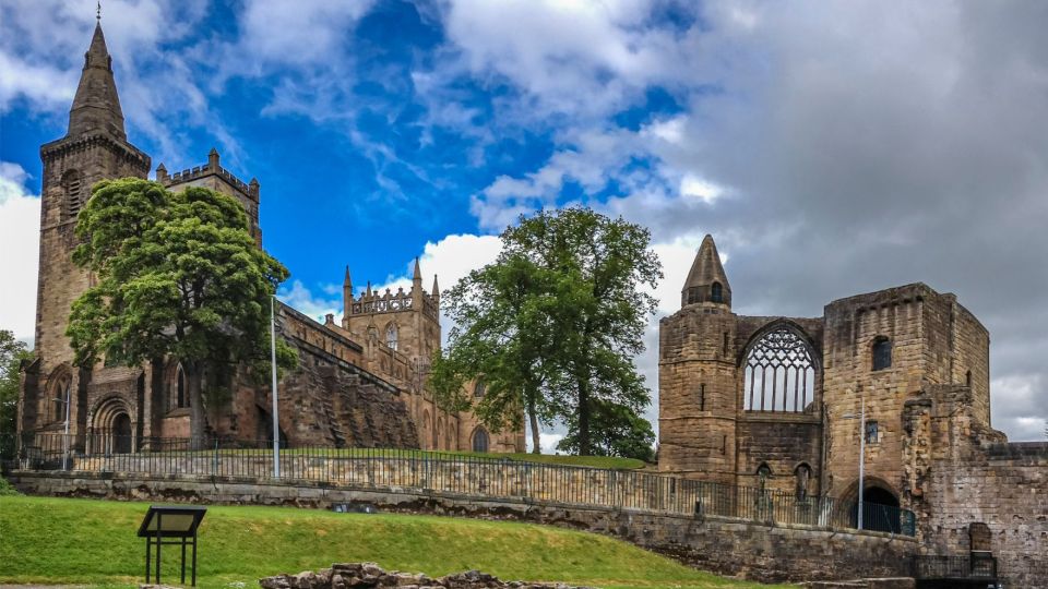 Edinburgh: St Andrews Walk, Dunfermline Abbey and Fife Coast - St Andrews Historic Town