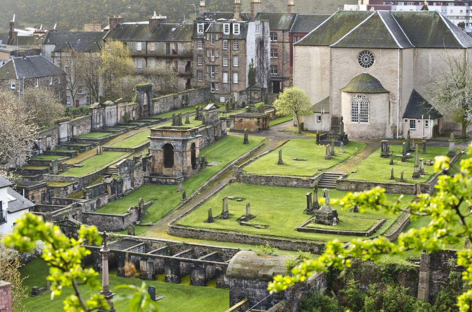 Edinburgh: The Dark Side Walking Tour - Experience Highlights