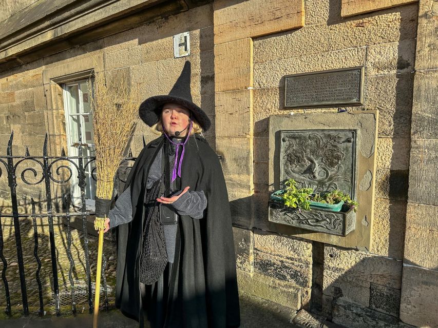 Edinburgh: Witches Old Town Walking Tour & Underground Vault - Itinerary Highlights & Guide