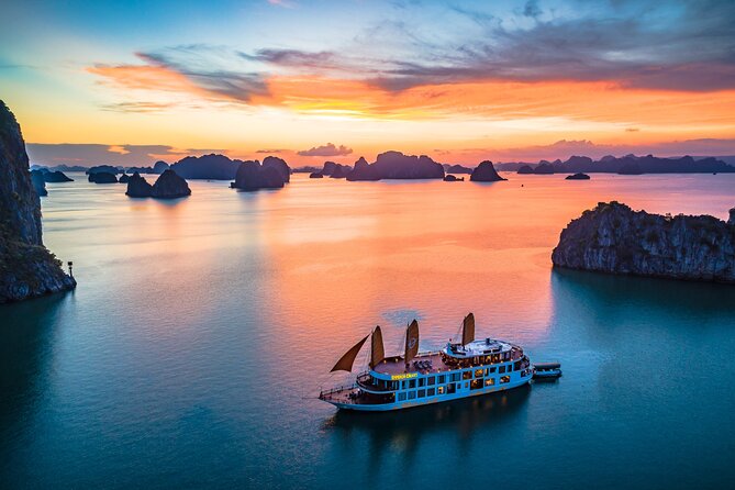 Emperor Cruise Halong: 3 Days 2 Nights Hideaway - Dining Experience