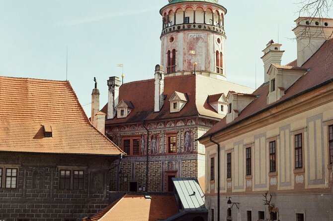 Enchanting Český Krumlov Walking Tour: Echoes of the Past - Meeting and End Points