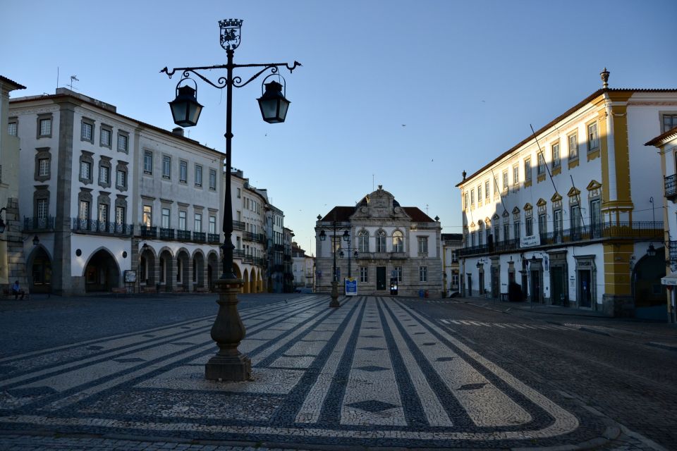 Évora: Exploration Game & Self-Guided Walking Tour - Experience Highlights