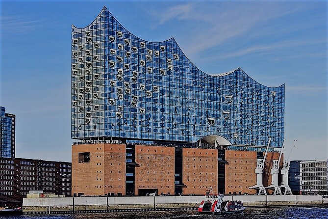 Explore Hamburgs Elbphilharmonie in a Playful Way - Modern and Individual - Unique Features and Highlights