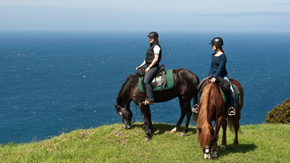 Faial Island: Horseback Riding (3 Hrs - Experienced Riders) - Inclusions