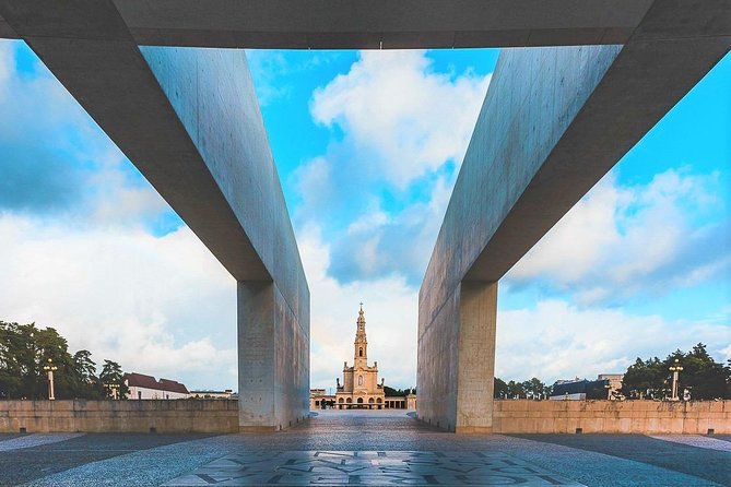 Fátima and the 3 Little Shepherd'S House - Religious Significance Exploration