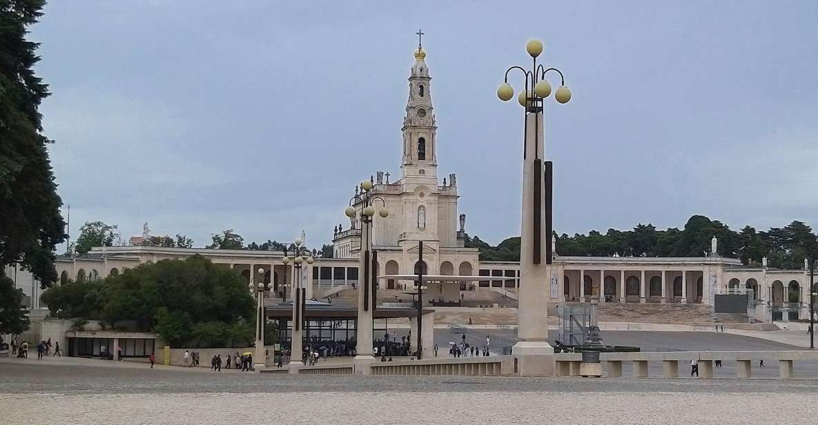 Fátima Sanctuary and Little Shepherds Houses Private Tour - Experience Highlights