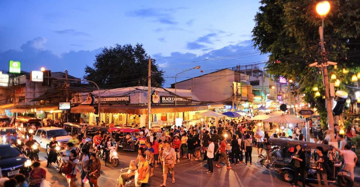 Flavors of Chiang Mai: Street Food Adventure - Unique Flavors at Wua Lai Walking Street