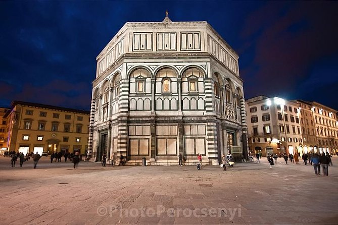 Florence by Night Photo Walking Tour With a Professional Photographer - Tour Experience and Highlights