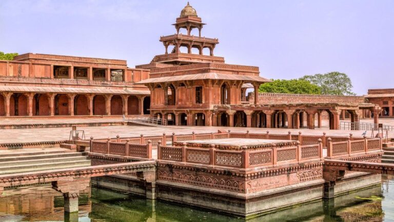 From Agra : Taj Mahal and Fatehpur Sikri Tour