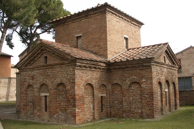 From Bologna: Guided Tour of the Mosaics in Ravenna - Guide Performance