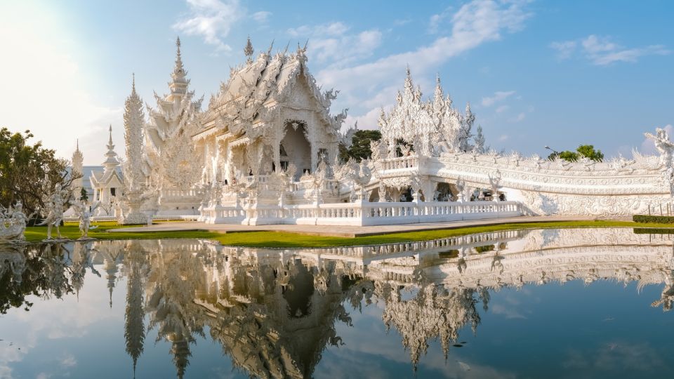 From Chiang Mai: White Temple, Blue Temple & Black House - Highlights of the Tour