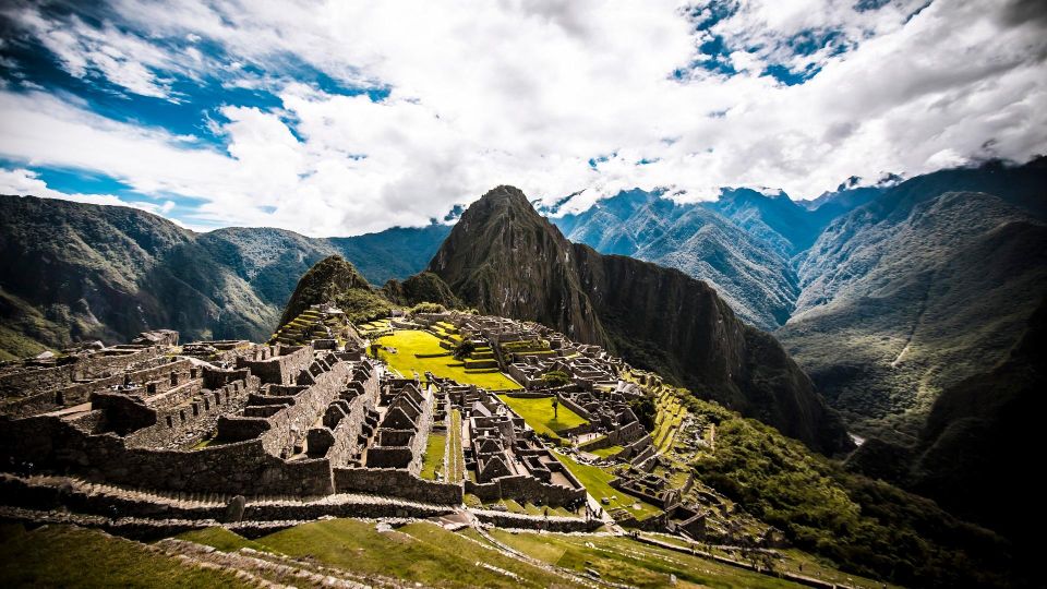 From Cusco: Machu Picchu Luxury Tour - Train Hiram Bingham - Booking and Location Information