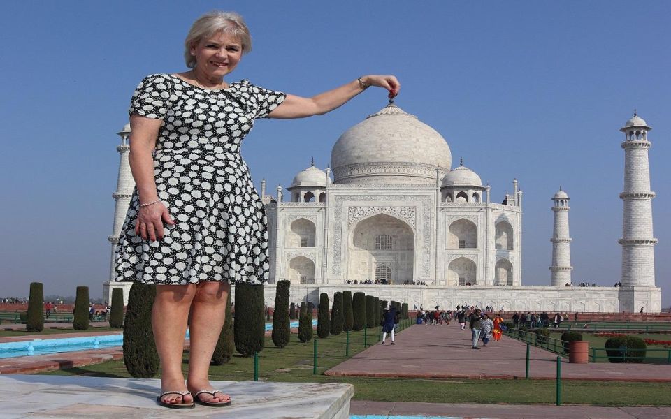 From Delhi: Taj Mahal Same Day Tour by Car - Local Tour Guide and Language Options