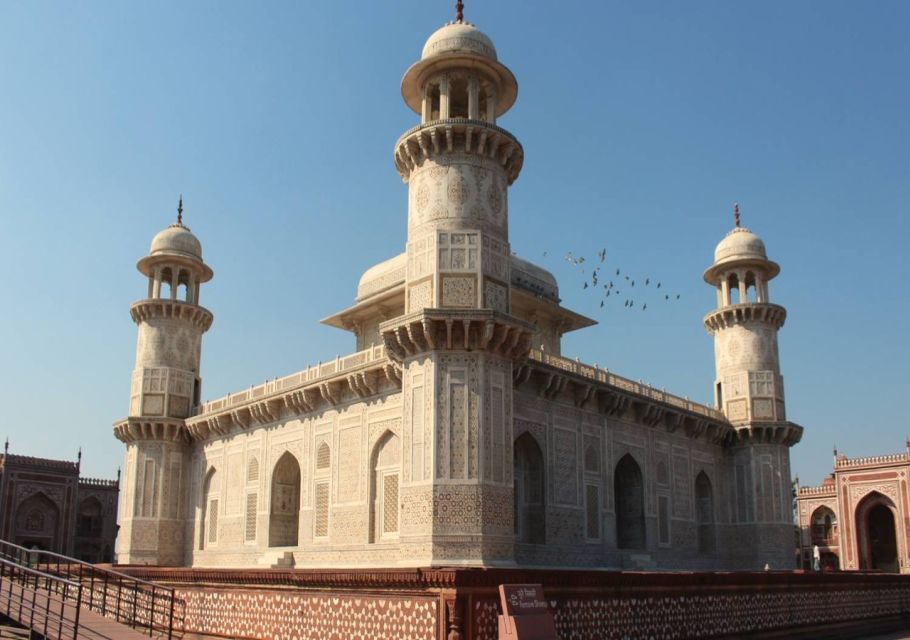 From Delhi to Taj Mausoleum Day Trip by Express Train - Tour Inclusions for the Taj Mausoleum