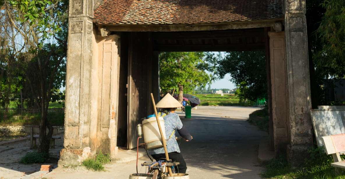 From Hanoi: Duong Lam Ancient Village Tour - Tour Experience