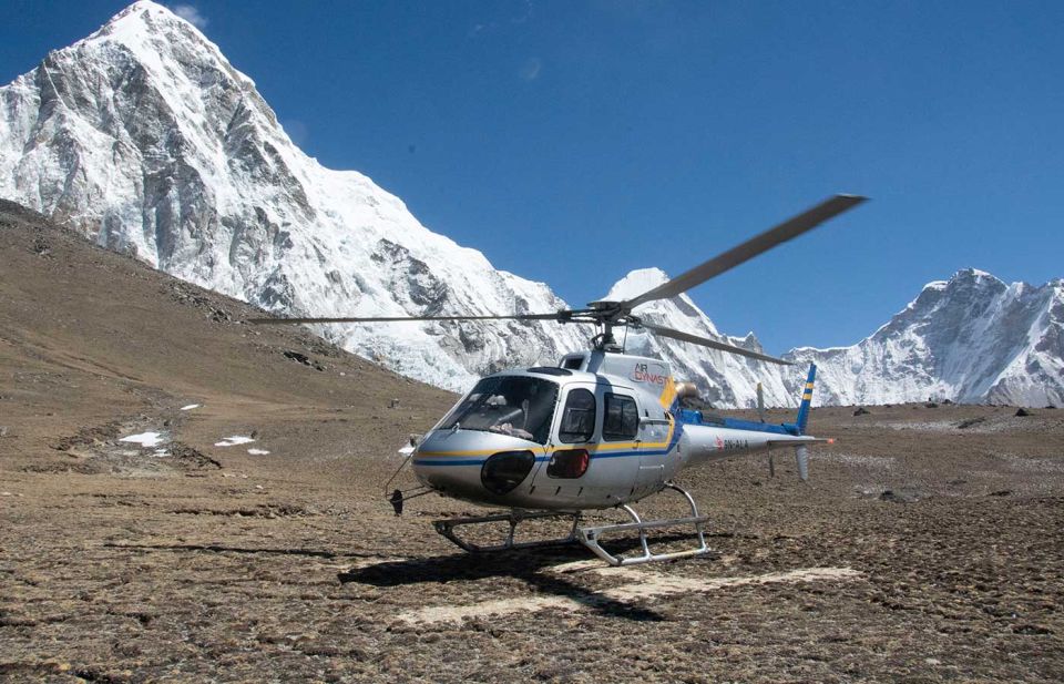 From Kathmandu: Everest Base Camp Helicopter Tour - Experience Highlights