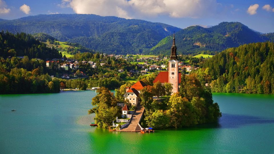 From Ljubljana: Trip to Lake Bled and Bled Castle - Highlights