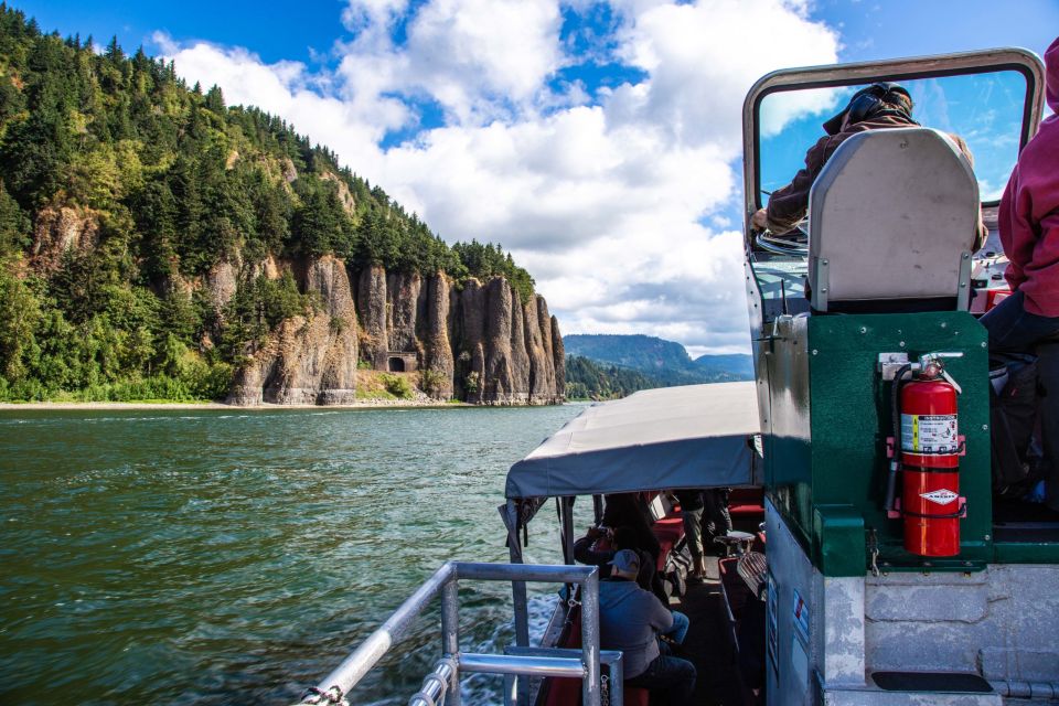 From Portland: 7 Wonders of the Gorge Jetboat Cruise - Admiring Multnomah Falls