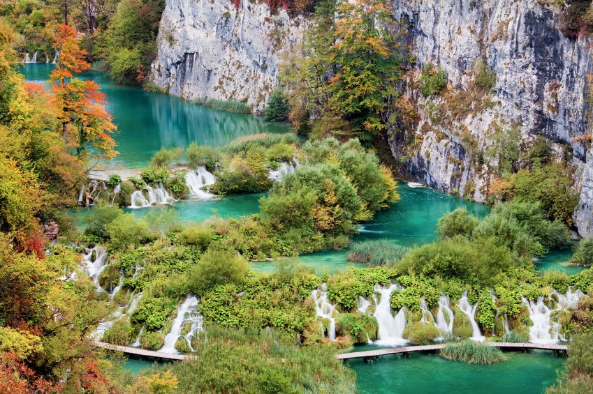 From Zagreb: Plitvice Lakes Full-Day Private Tour - Available Languages and Tour Guides