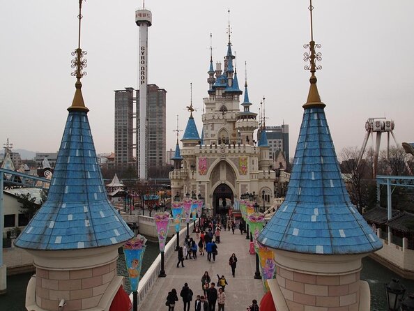 Full-Day Private Lotte Tower, Aquarium and Lotte World Theme Park Tour  - Private Transportation Details