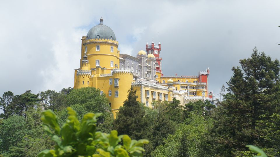 Full-Day Private Tour in Sintra and Important Landmarks - Tour Experience