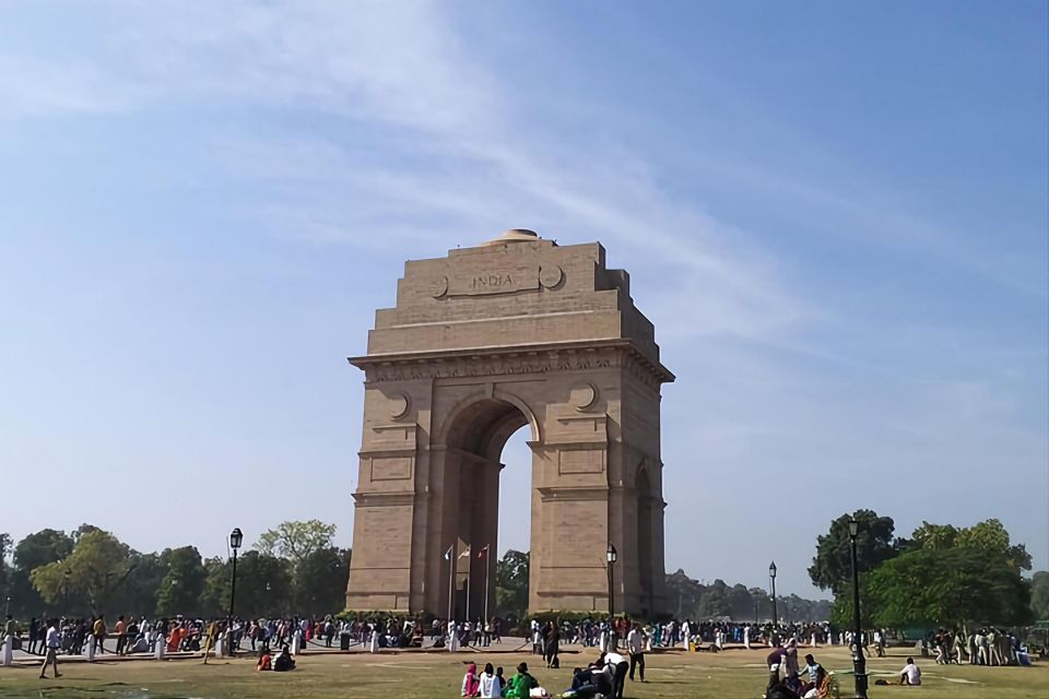 Full Day Tour of Delhi With Guide & Entrances - Guides Expert Commentary