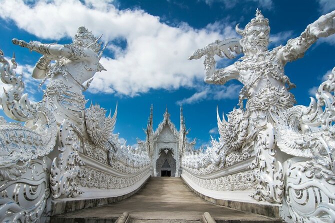 Full Day Tour White Temple Black House and Blue Temple With Lunch - Customer Reviews