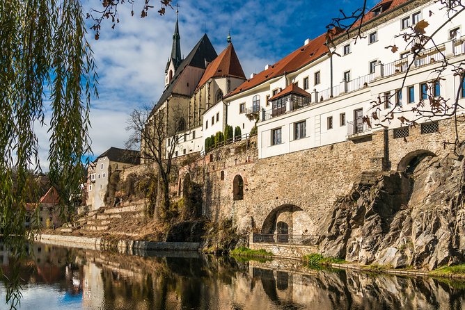 Full-Day Trip From Prague to Cesky Krumlov - Booking and Cancellation Policies