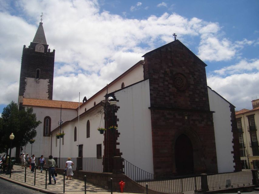 Funchal: Private Guided Walking Tour - Tour Experience