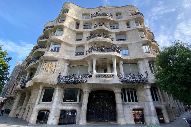 Gaudí and Barcelona Legends - Private Tour - Inclusions