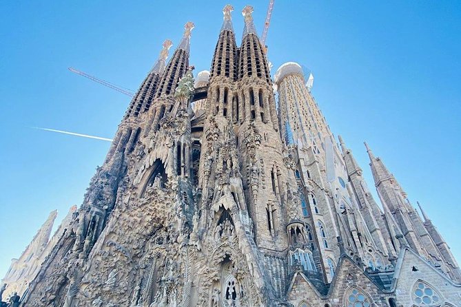 Gaudi Experience : Discover Sagrada Familia (Fast Track Admission) - Meeting Point and Logistics