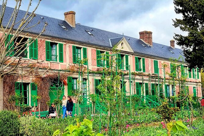 Giverny and Rouen Private Full Day Tour From Paris Van and Guide - Itinerary Details