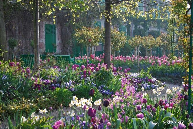 Giverny & Versailles Priority Access Optimized Guided Day Tour From Paris - Inclusions and Exclusions