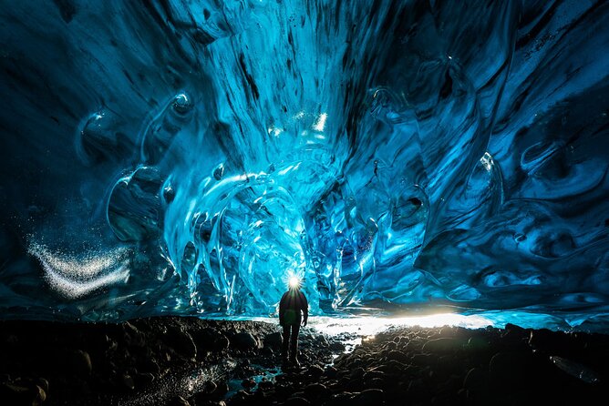 Glacier Hike to a Cave - Meeting and Pickup