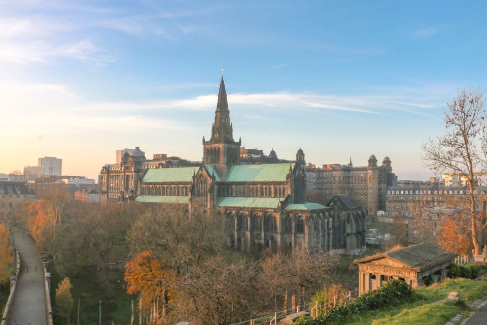 Glasgow: City Exploration Game and Tour - Experience