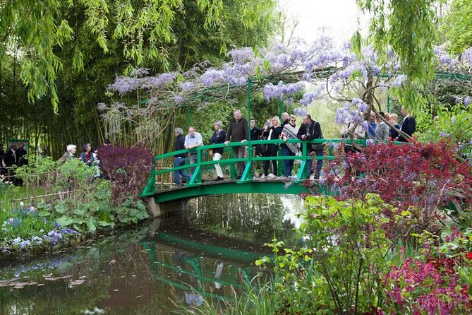 Guided Tour of Claude Monets House in Giverny by Private Car From Paris - Exclusive Experience