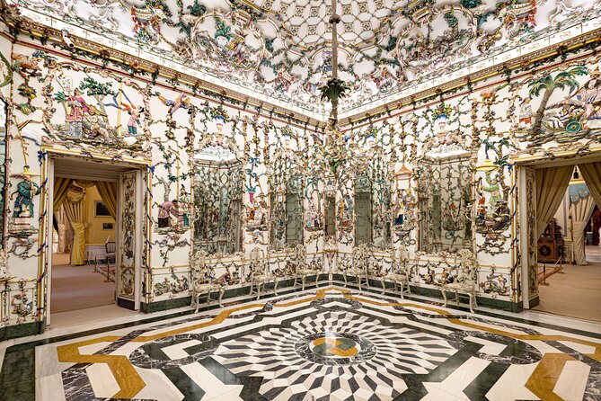 Guided Tour of the Royal Palace of Aranjuez - Art and Decor Collection