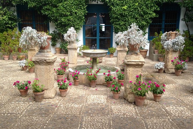 Guided Visit to the Palace of Viana and Its Patios - Exploring the Beautiful Patios