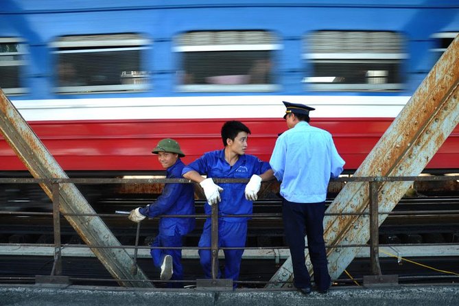 Hanoi On the Tracks Photo Tour - Photography Skills Training
