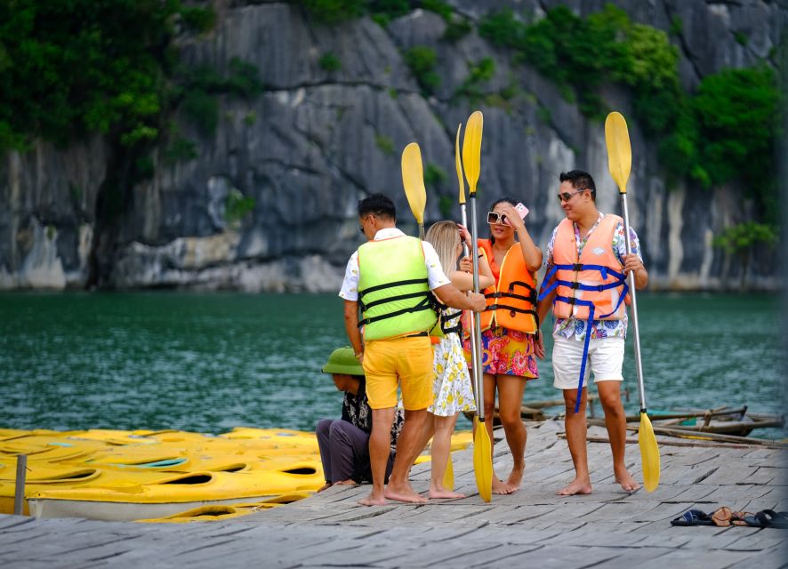 Hanoi: Roundtrip Halong Bay Islands, Caves, Kayaking & Lunch - Experience Highlights