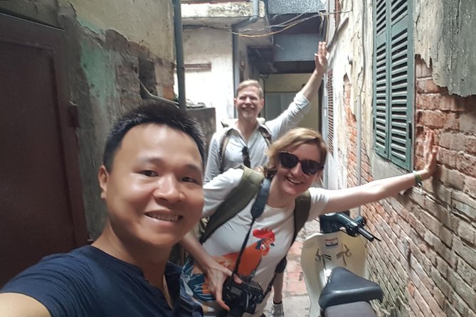 Hanoi Street Food Tour With Local Delicacies - Guide Information and Recommendations