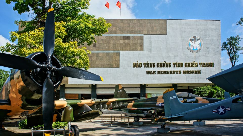 HCM: War Remnants Museum & Independence Palace Walking Tour - Experience Highlights
