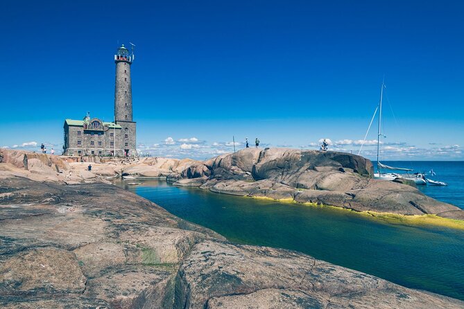 Helicopter Tour to Bengtskaer Lighthouse From Helsinki - Lighthouse Exploration