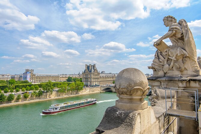 Highlights of Paris Private Walking Tour With a Local Guide - Insider Insights and Hidden Gems