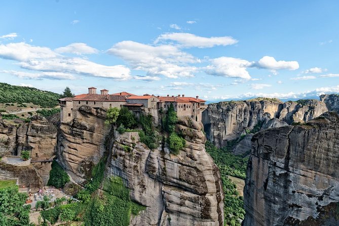 Hiking in Magnificent Meteora - Epic Views Await You