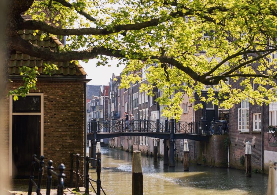 Historical Dordrecht: Private Tour With Local Guide - Language Options and Group Size