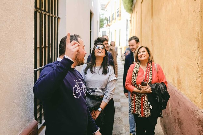 Historical Sights and Tasty Tapas in Seville's Jewish Quarter - Exploring the Jewish Quarters Architecture