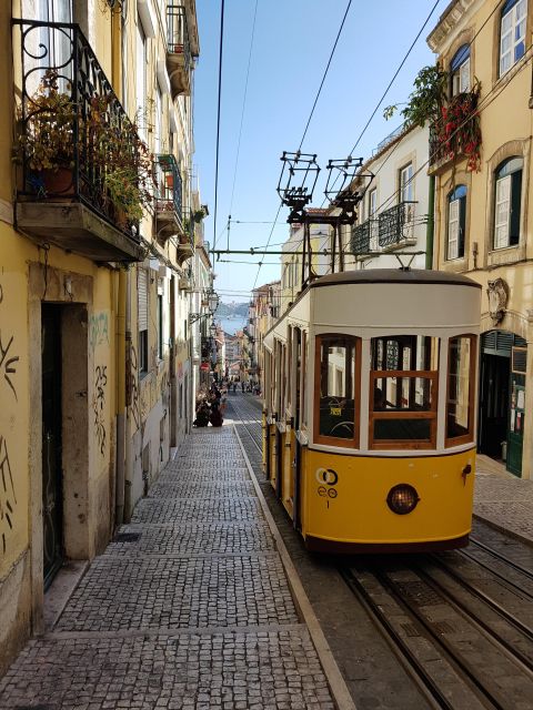 Historical Tuk-Tuk Tour in Lisbon - Tour Highlights