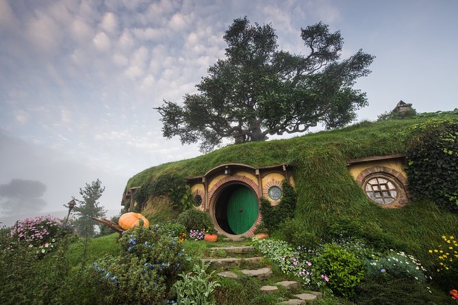 Hobbiton Movie Set& Te Puia Experience Private Tour From Auckland - Cancellation Policy