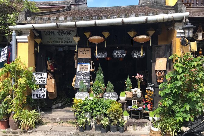 Hoi an Old Town and Local Food - Sampling Local Street Food